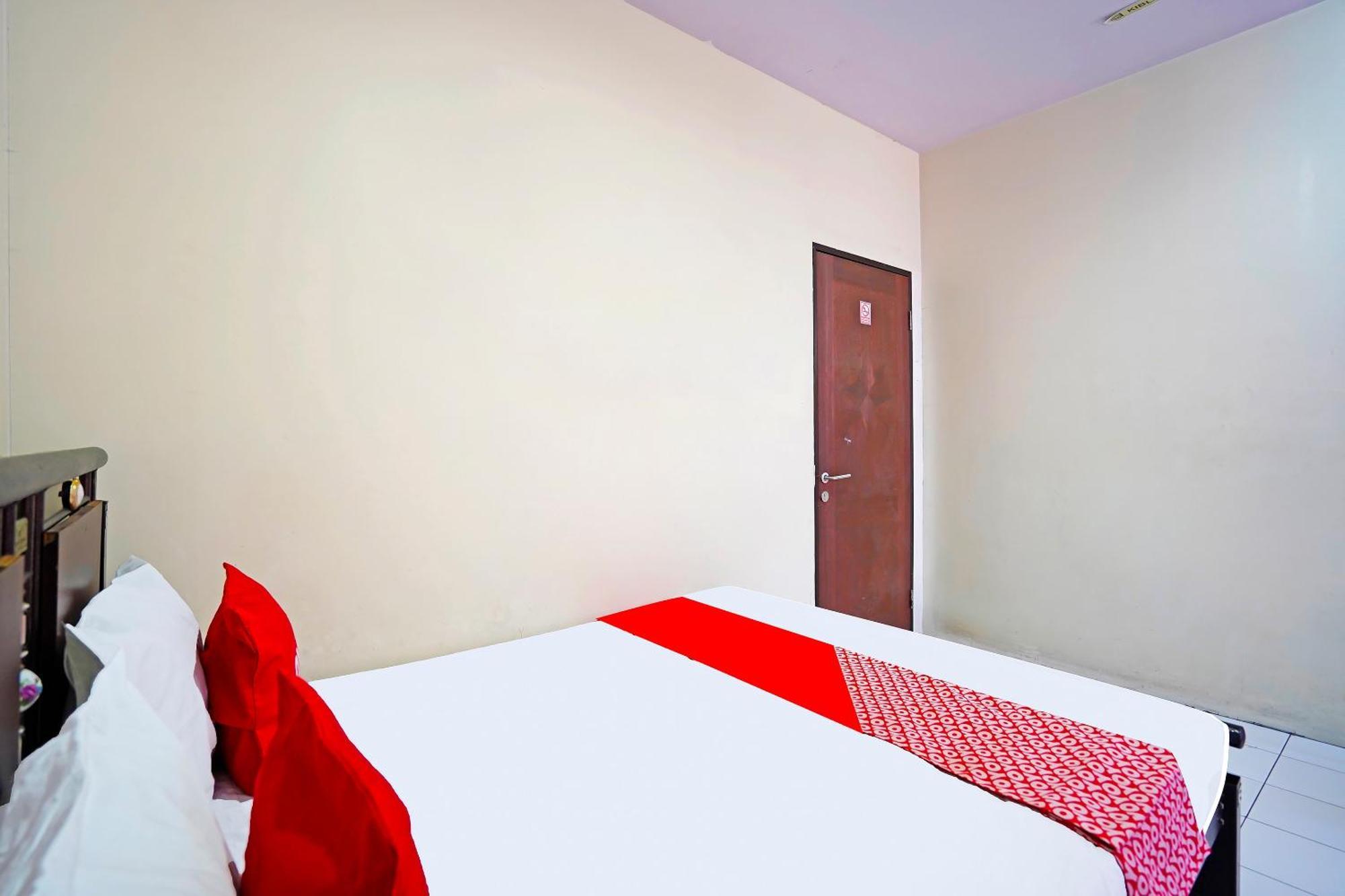 Oyo 91415 De Wijaya Hotel Sidoarjo Zewnętrze zdjęcie