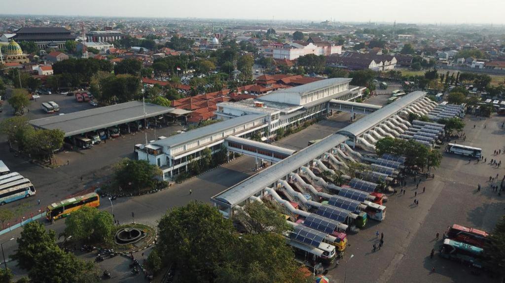 Oyo 91415 De Wijaya Hotel Sidoarjo Zewnętrze zdjęcie